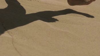 La Casa de la Playa TV Spot, 'Going Barefoot' - Thumbnail 1