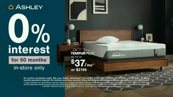 Ashley HomeStore New Year's Sale TV Spot, 'Happy Holidays: 0% Interest for 60 Months' - Thumbnail 4