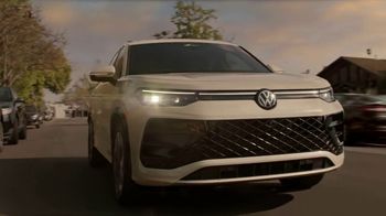 2025 Volkswagen Tiguan TV Spot, 'Parents' Song by Jean Knight - Thumbnail 3