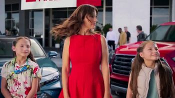 Toyota Verano al máximo TV Spot, 'Planes de vacaciones' [Spanish] [T2] - Thumbnail 4