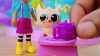 Gabby's Dollhouse Kitty Care Ear Purrfect Playroom  TV Spot, 'Disney Junior: Brightens Any Day' - Thumbnail 5