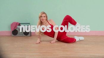 Old Navy TV Spot, 'Presentando Active' con Charo, Lindsay Lohan, Dylan Efron, Quen Blackwell, canción de Devo [Spanish] - Thumbnail 7