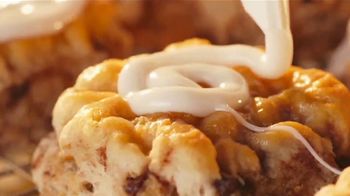 Hardee's Cinnamon 'N' Raisin Biscuit TV Spot, 'Sweeten Your Holidays' - Thumbnail 4