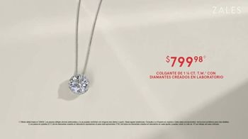 Zales TV Spot, 'Fiestas: ofertas especiales de Cyber Week: 50% descuento' canción de Augie Rios [Spanish] - Thumbnail 5